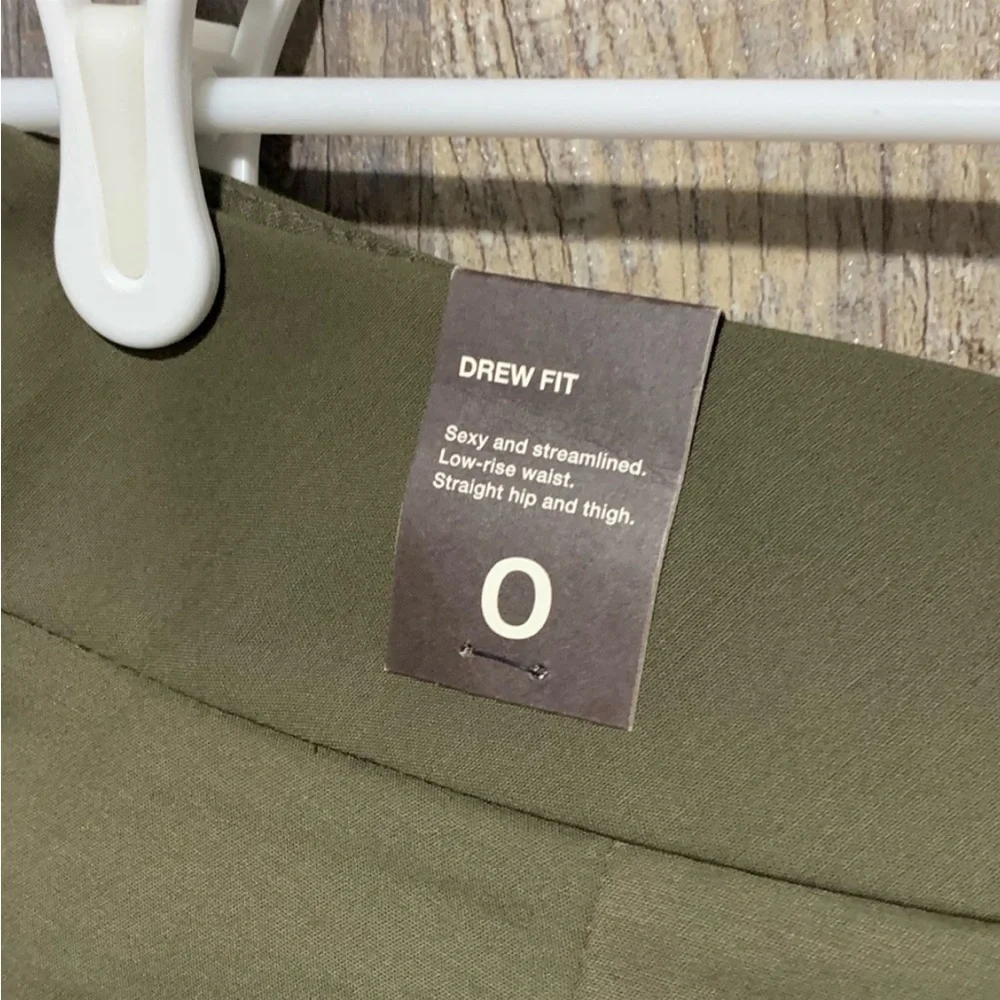 The Limited Drew Fit Shorts Green 0 NWT - Picture 5 of 13